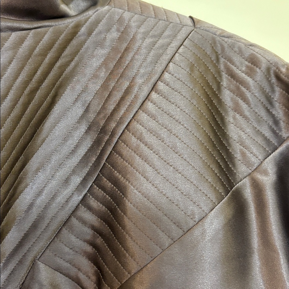 Joanie Char | 100% Silk Brown Button-Back Pleated Yoke Mock Neck Blouse Top 8 - Picture 14 of 17